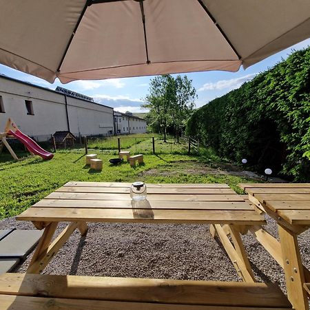 Apartmany Lama Malatiny Экстерьер фото