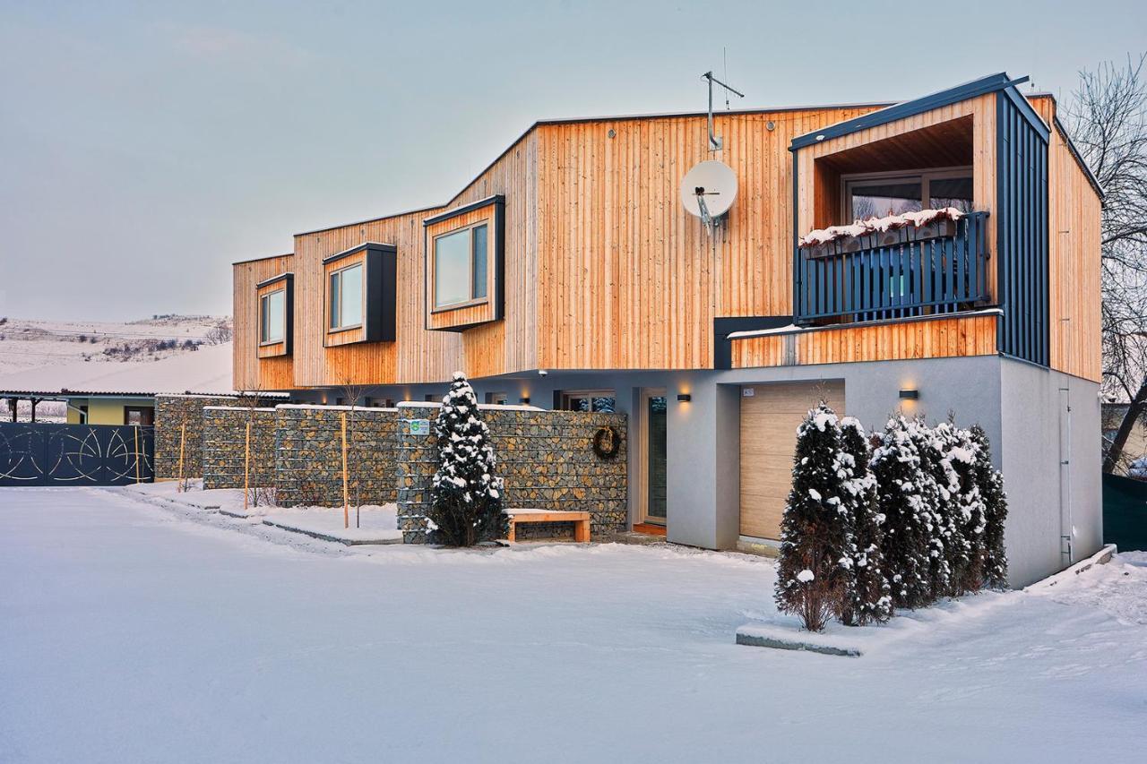 Apartmany Lama Malatiny Экстерьер фото